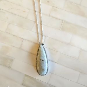 Banana Republic grey stone Pendant necklace